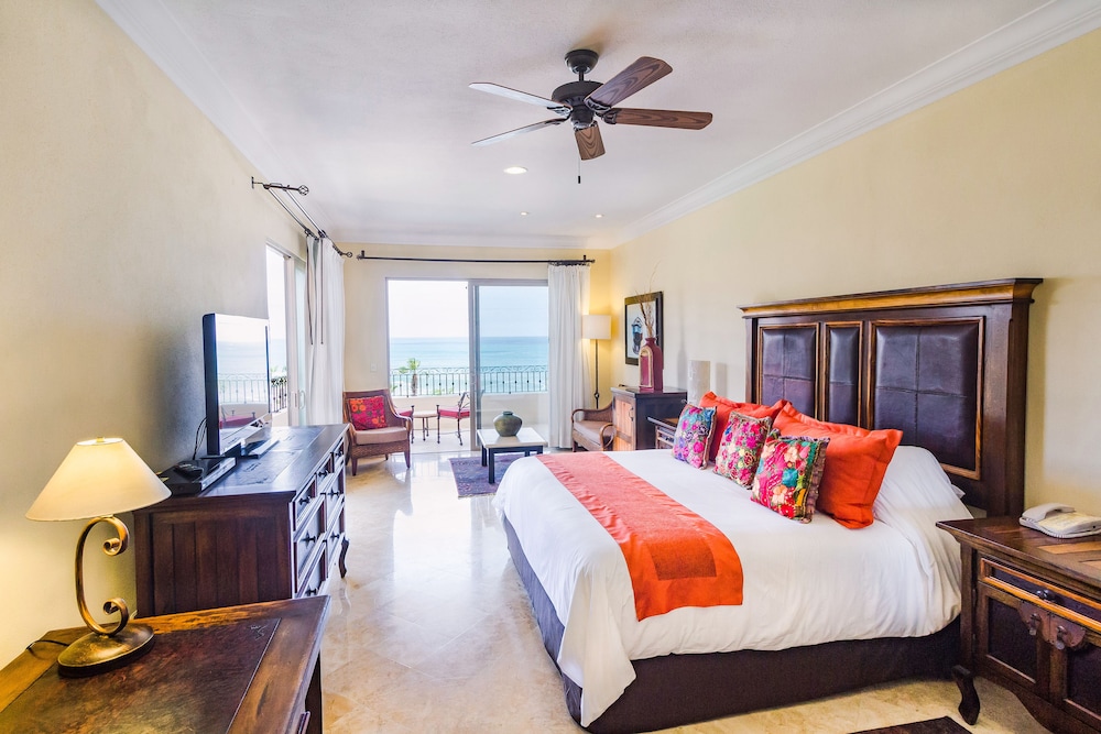 Villa La Estancia Beach Resort & Spa