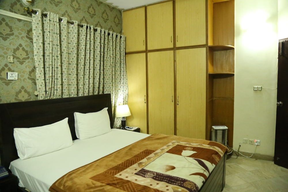 Hotel Sweet Inn view 4
