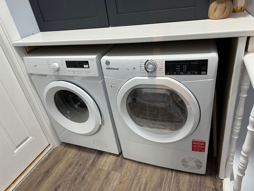 Studio - Sleeps 2 - Parking - Close to Paddington