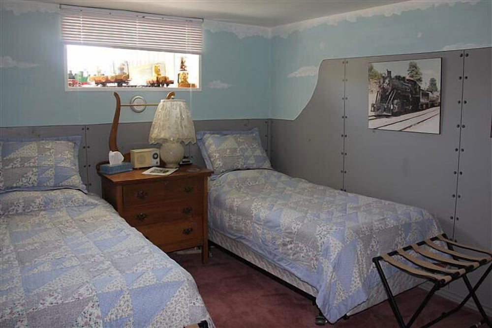 Joe-Lin Station Bed & Breakfast