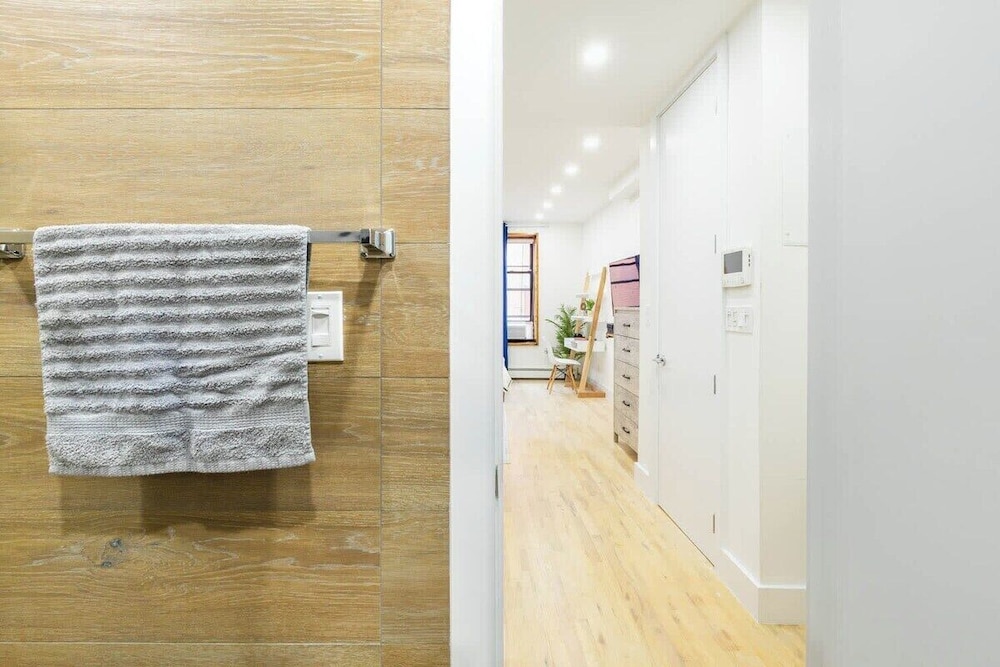 1597 New York Apt