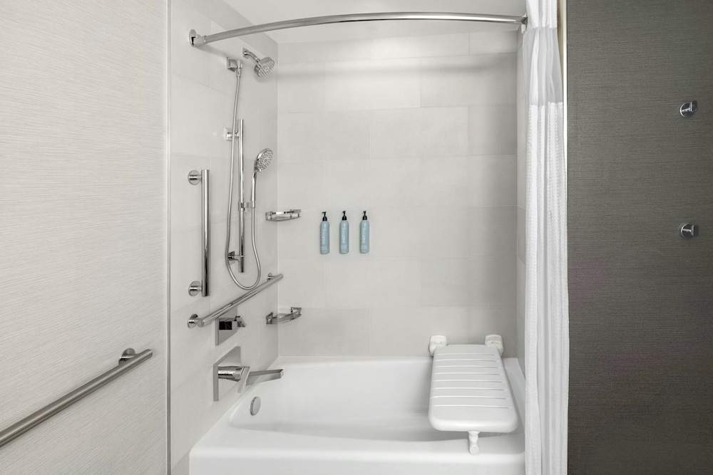 Courtyard By Marriott Sherman