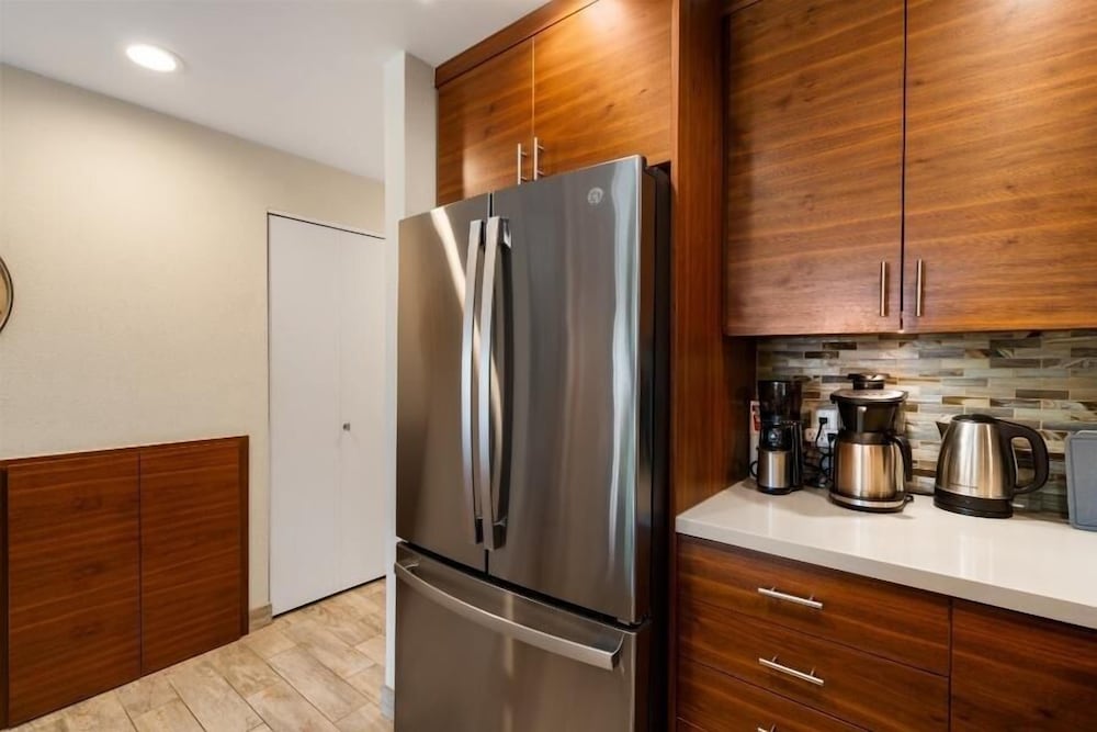 Maui Kamaole, #c-203 2 Bedroom Condo