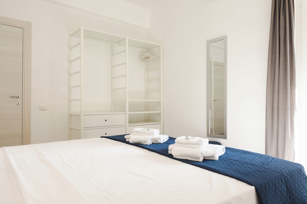 Domus Solis in Rome With 2 Bedrooms and 2 Bathrooms