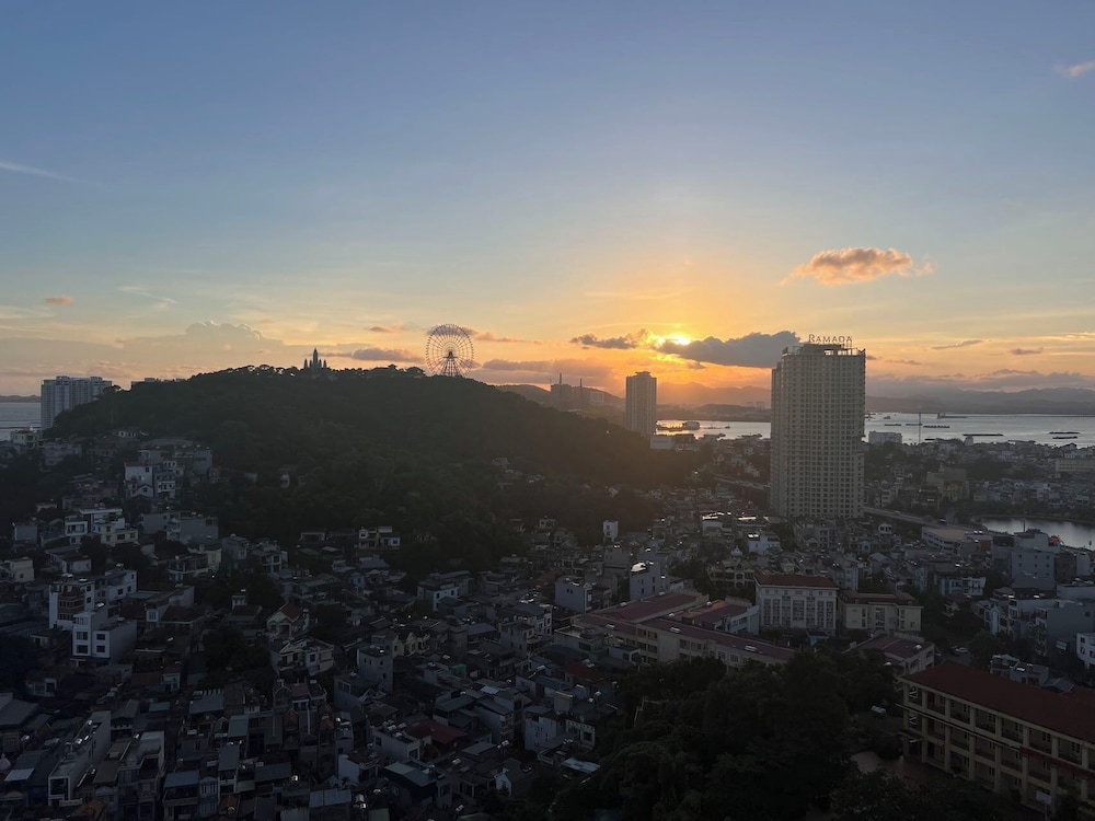 MonHomestay Ha Long-Amazing view balcony