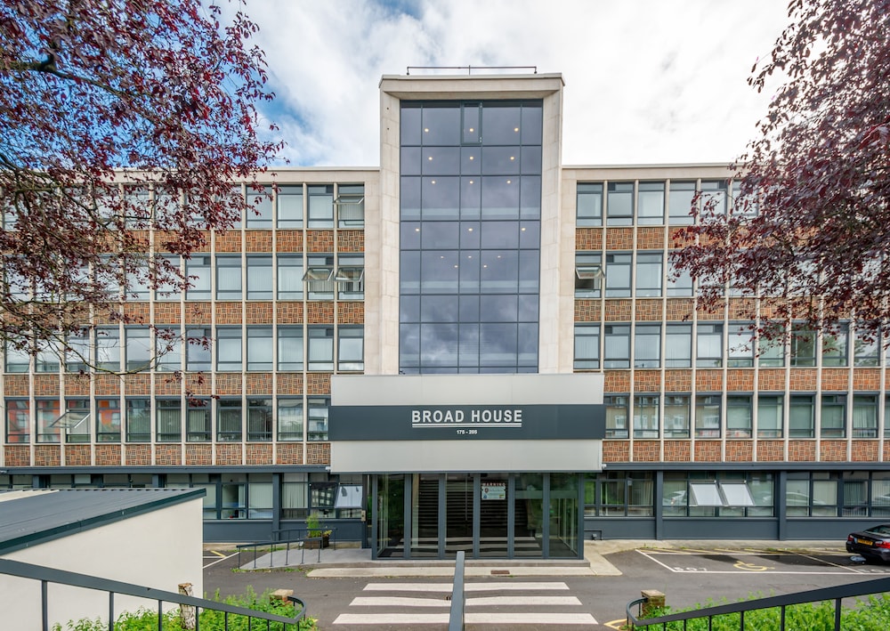 Comfy One Bedroom Apartment in Harrow view 4