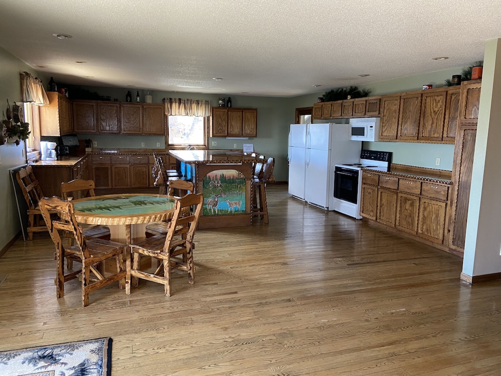 Horseshoe Bay Lodge