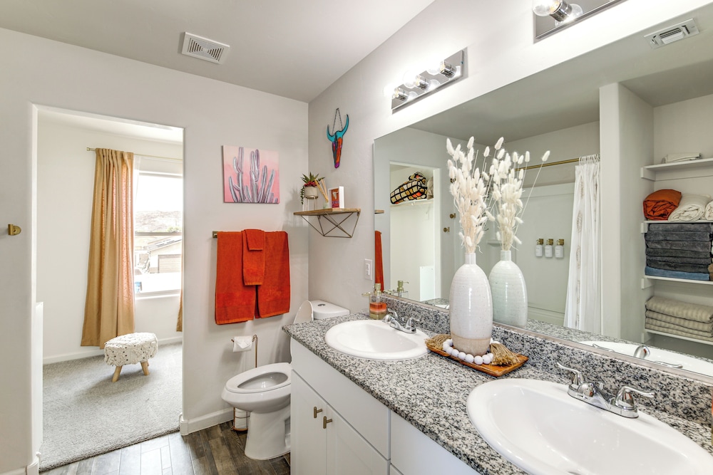 Welcoming Bullhead City Home w/ Pool & Game Room!