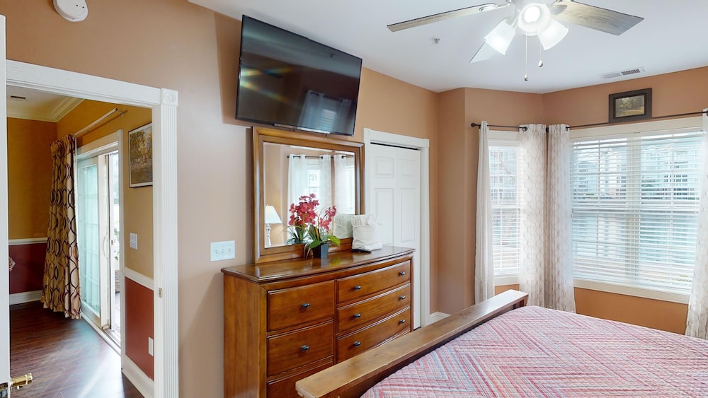 Magnolia Pointe Luster Leaf 4837-102 3 Bedroom Condo