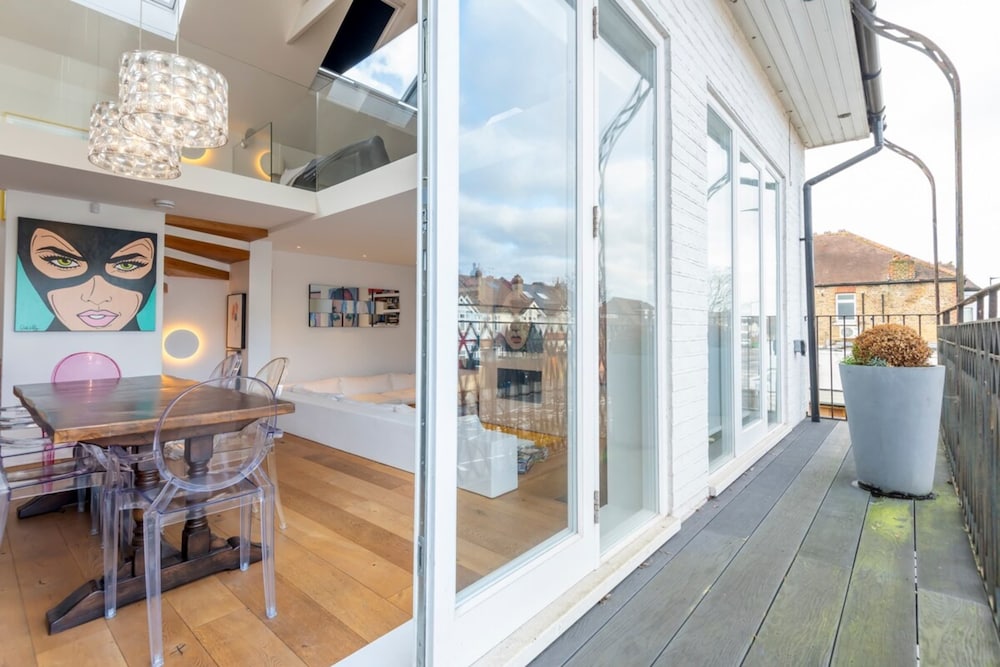 Chic 2-bedroom Home - Richmond Upon Thames