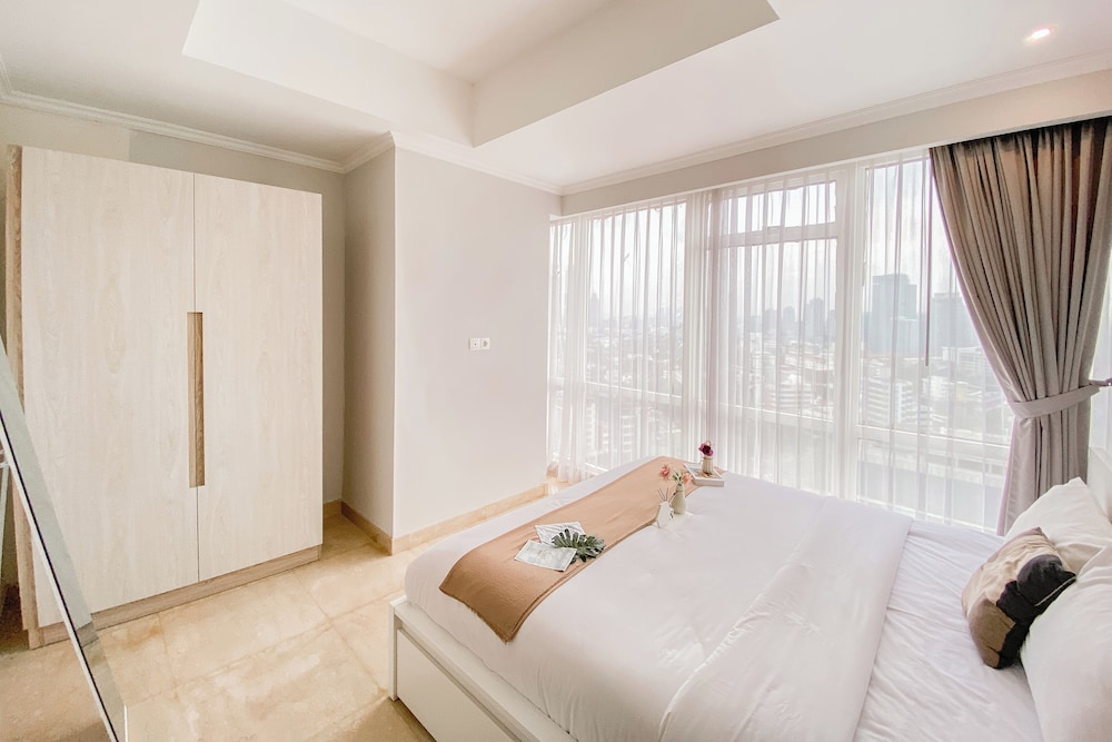 Best Deal and Elegant 2BR Apartment at Menteng Park