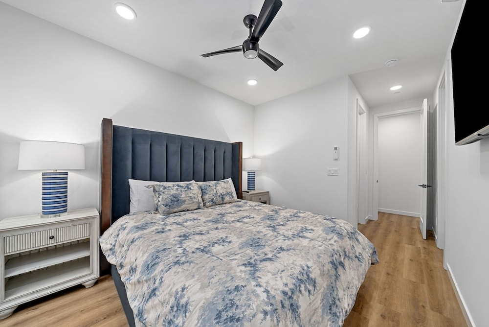 Rooftop Home With Ocean View Private Parking