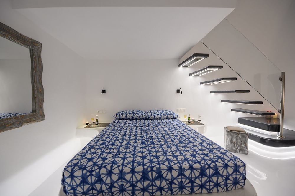 The Luna Cavern 3 with Hot Tub Ocean photo 4