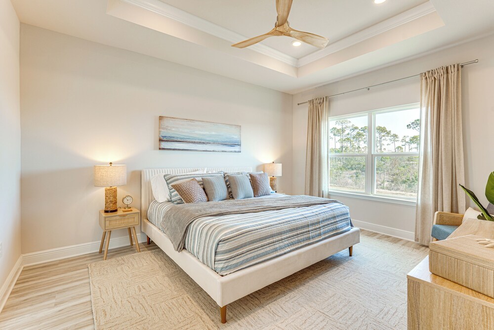 Walk to the Beach: Stylish Home in Port St Joe!
