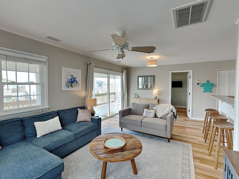 The Sassy Sea Turtle by Topsail Realty