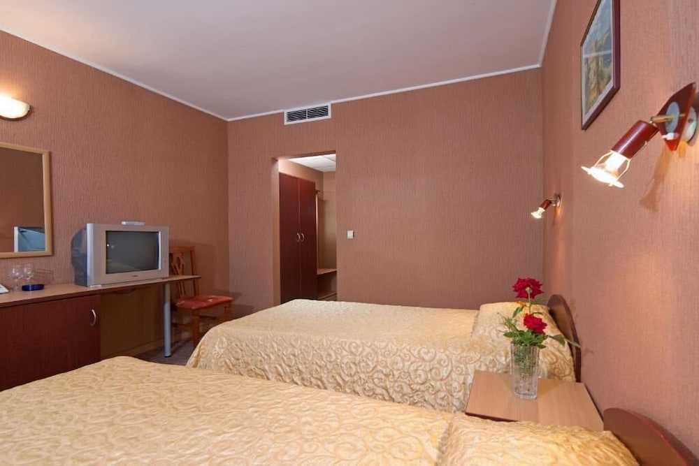 Kris Hotel