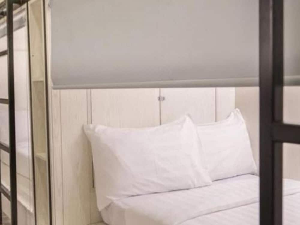 New S7 VIP - Hostel