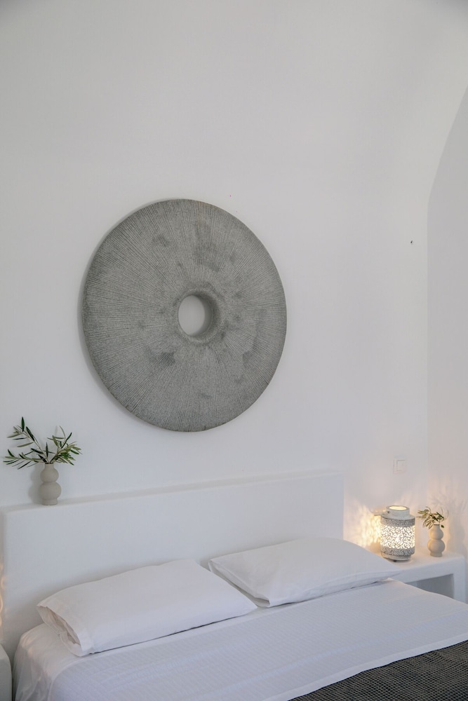 GTK Santorini Oia Sunset Villas