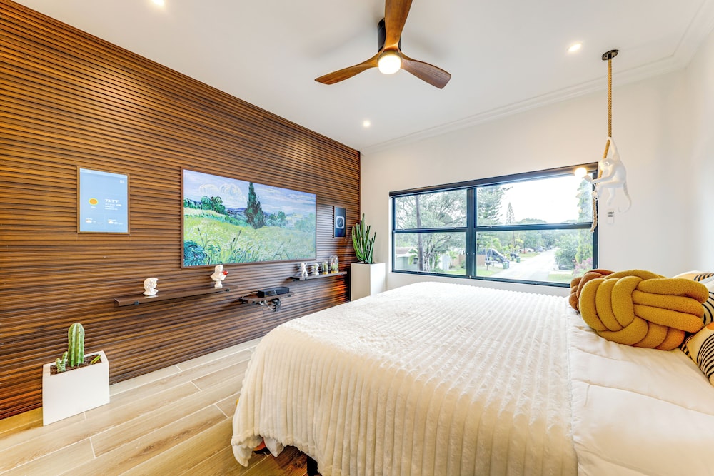4 Mi to Beach: Modern Condo in Wilton Manors