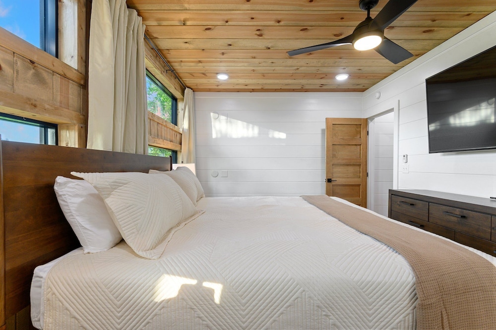 Luxury Retreat in Broken Bow