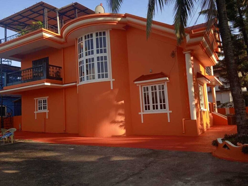 Goa - Villa - Sleeps 6 - Parking - Garden view 5
