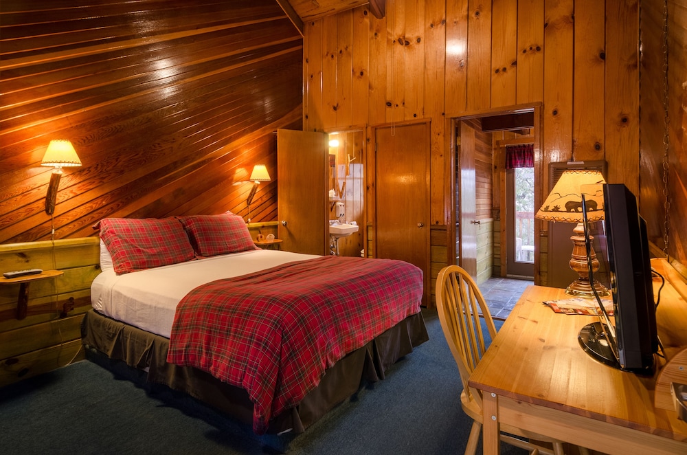 Idyllwild Bunkhouse