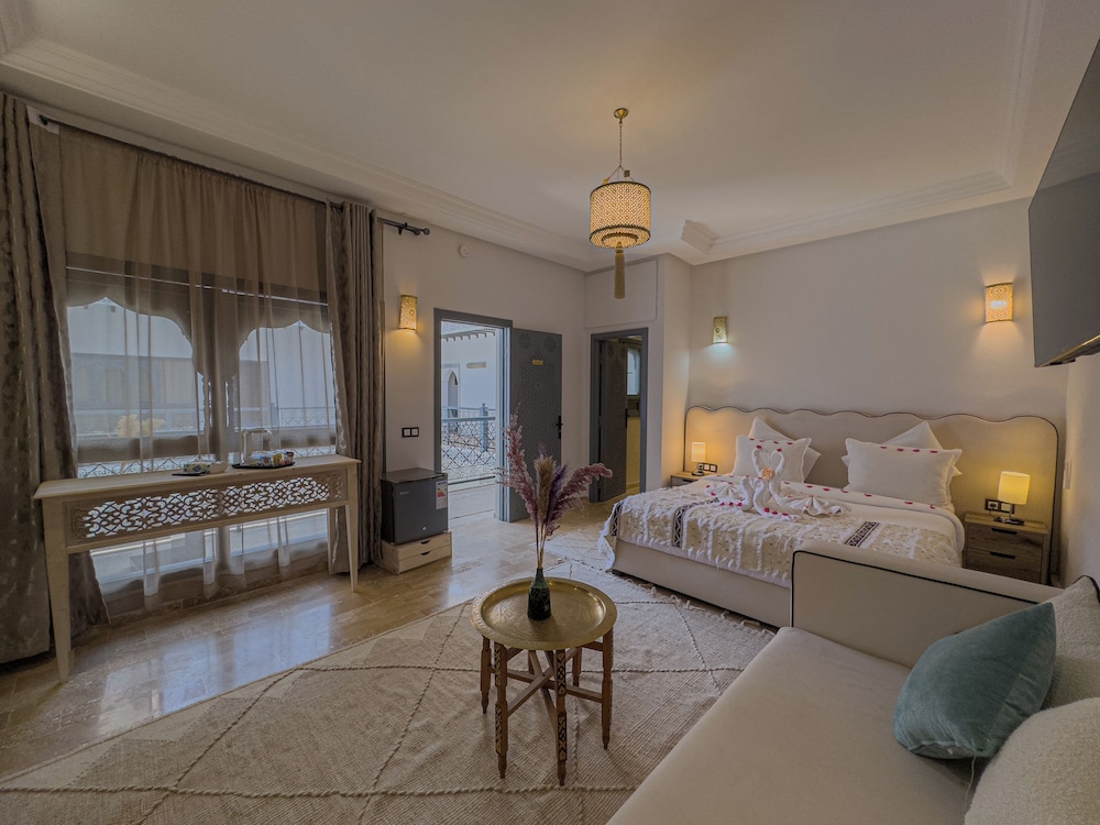 Riad Tonaroz Gold