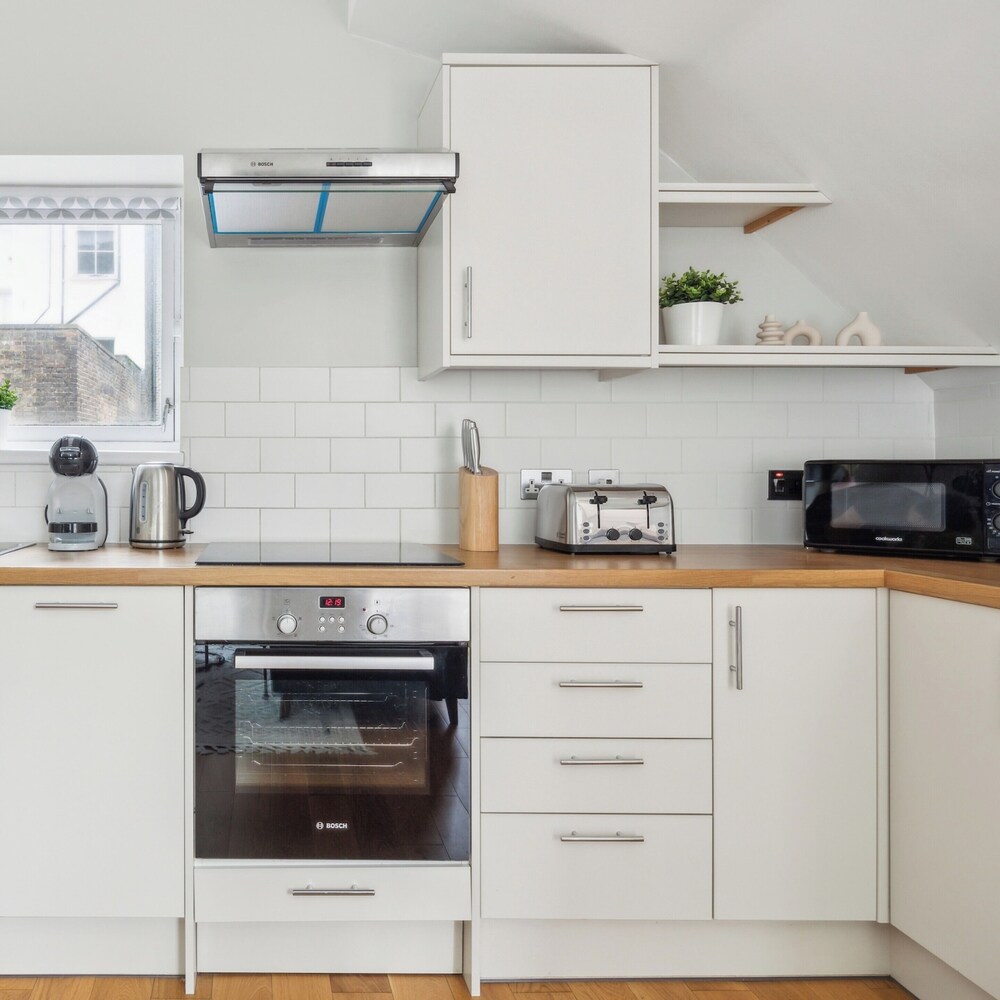 Westminster Charm - 2BR with Style