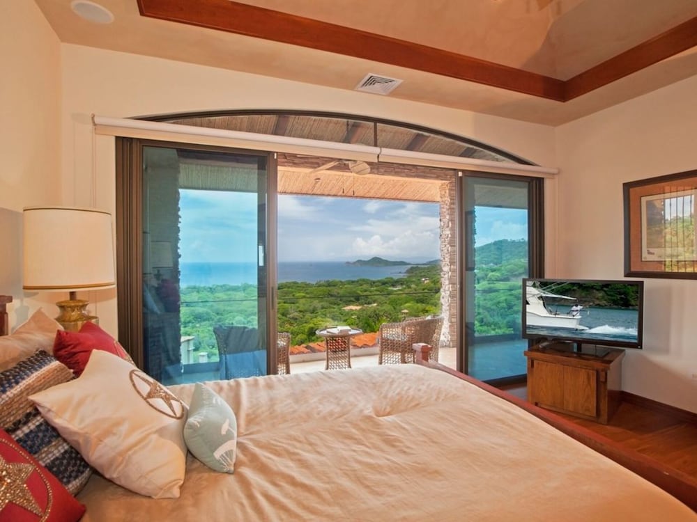 Casa de los Suenos view 4