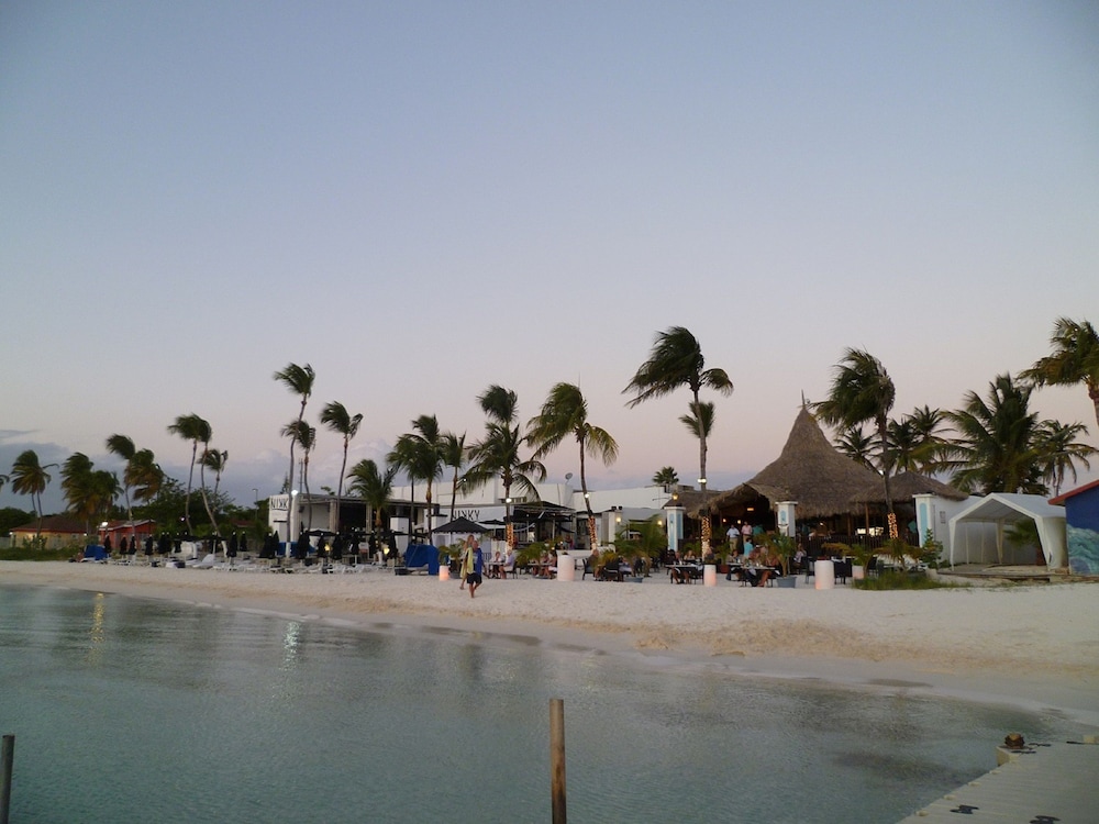Le Chateau Ocean Villas