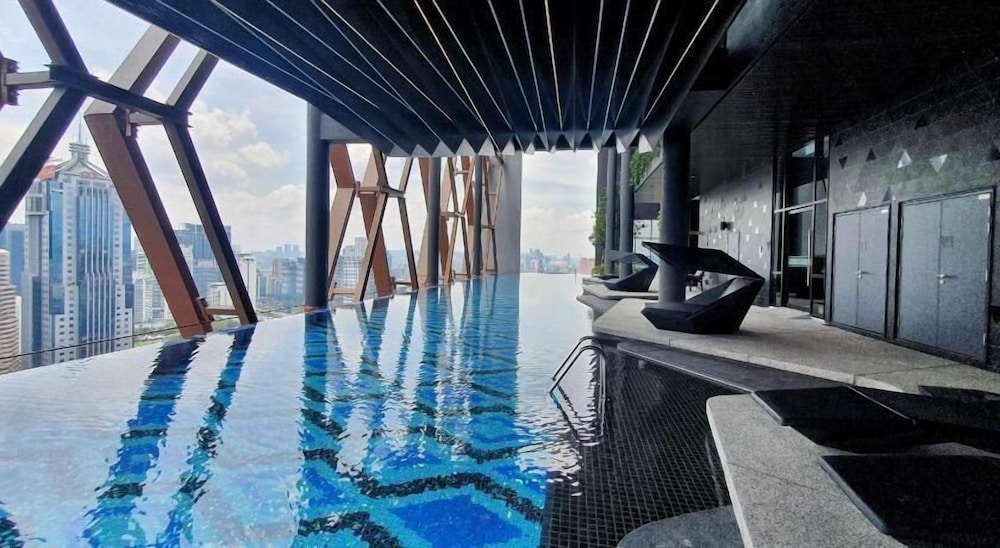 Scarletz Suites KLCC by Purple Orchid