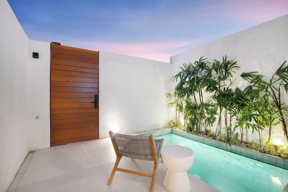 The Oasis II Townhouses by BREIG