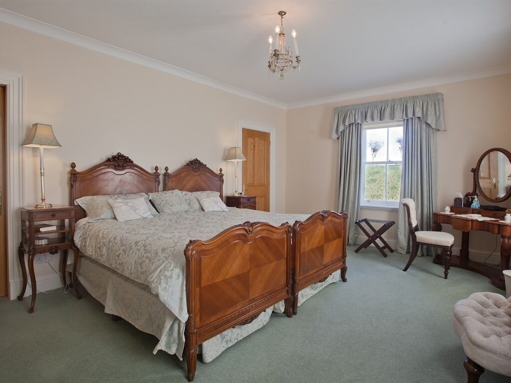 West Longridge Manor B&B