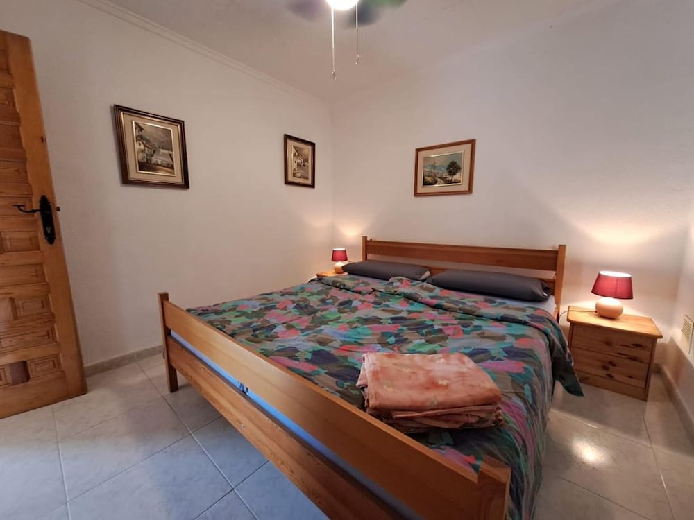 La Marina Oasis, 2-beds, Sleeps 4, 10 min to Beach