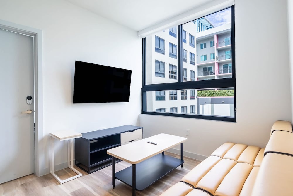 w Spacious Modern 3BR in Wynwood