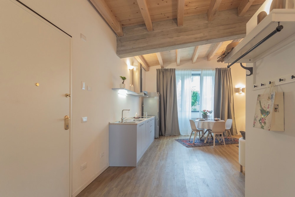 Luxury Apartments in Villa Cardinal Ciceri by Rent all Como