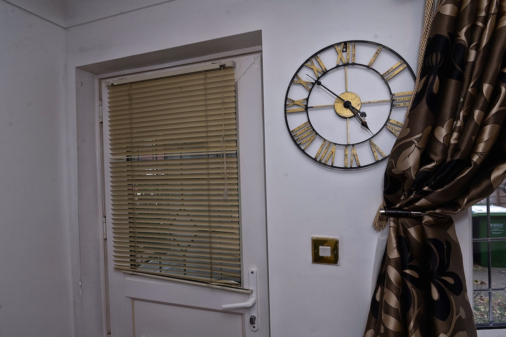 25 Mins to CL! London Amazing 2bedhome Sleeps 1-5