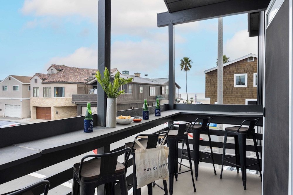 Sleeps 18 Steps to the Beach, Shops & Eateries Ocean Views, Patio, Fire Pit