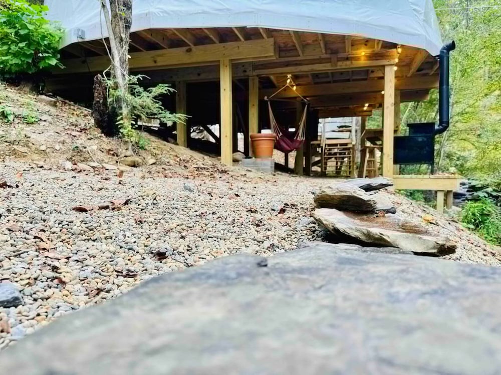 Slate Crossing Creekside Dome