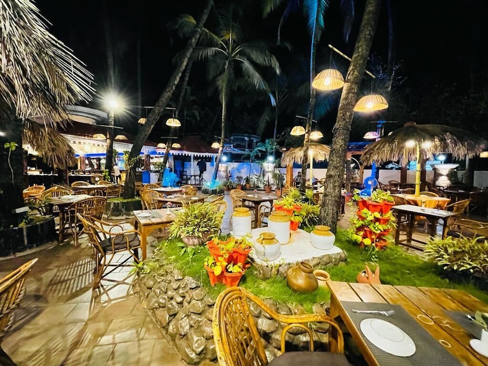 Food & Beverage
