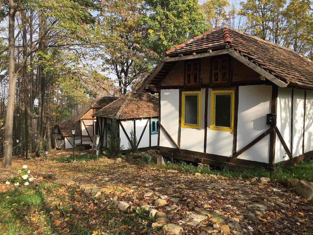 Immaculate 2-bed Wigwam in Gornji Zovik