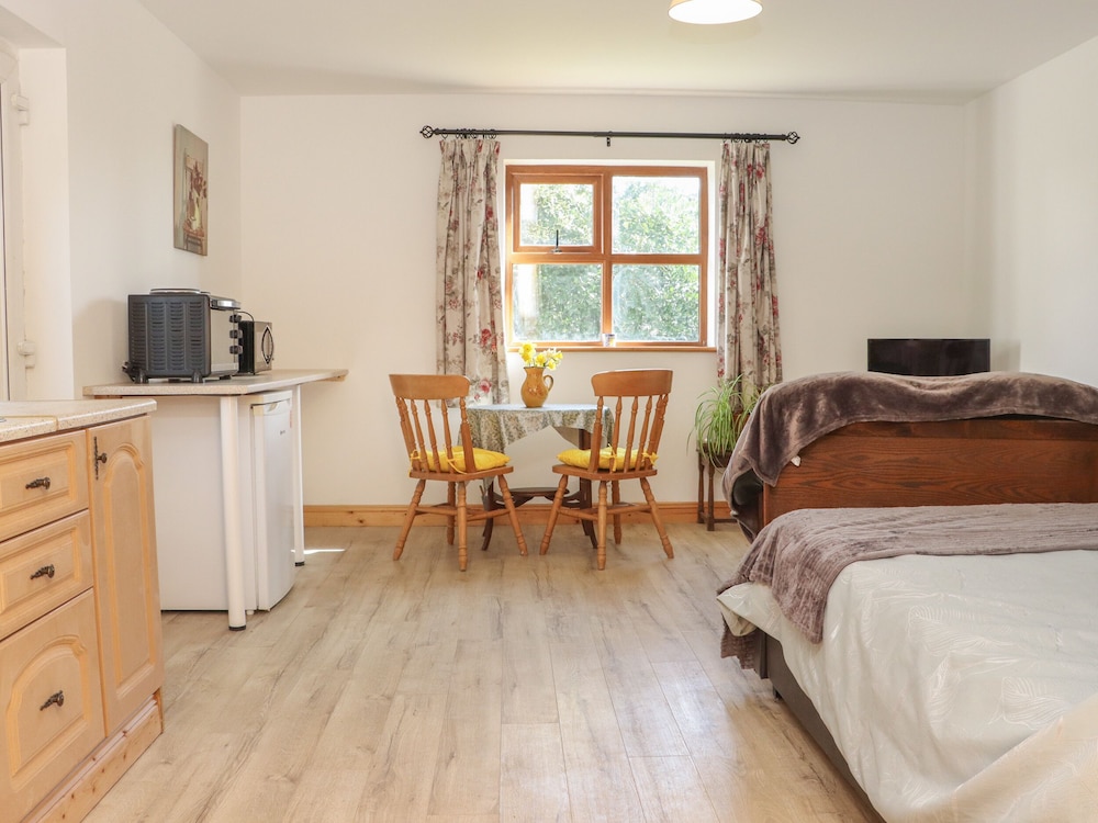 Wheatfield Lodge