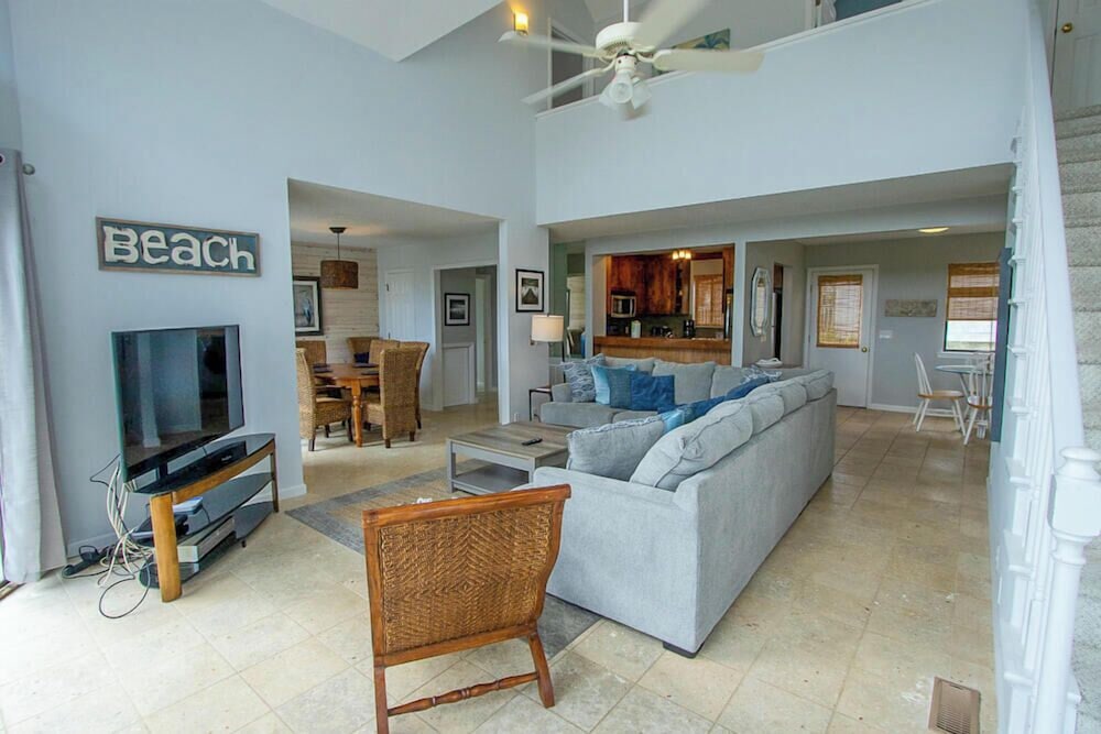 Spectacular Open Floor Plan With Elegance 5-bed, 4-bath Haven on Fripp Island