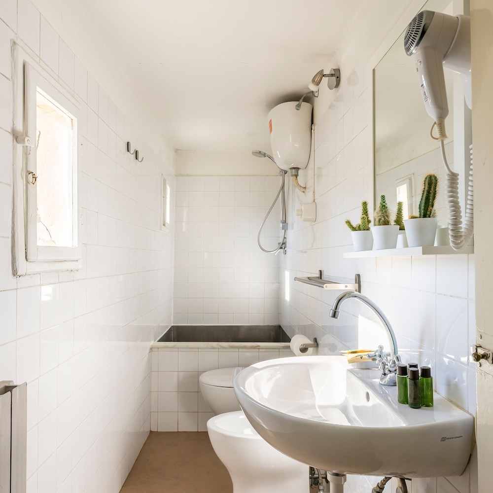 Cerchi 3 in Firenze With 2 Bedrooms and 1 Bathrooms