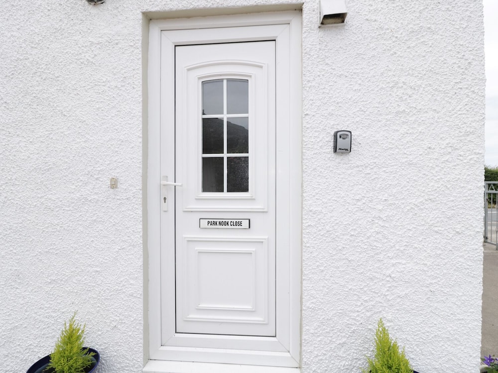1 Park Nook Close view 3