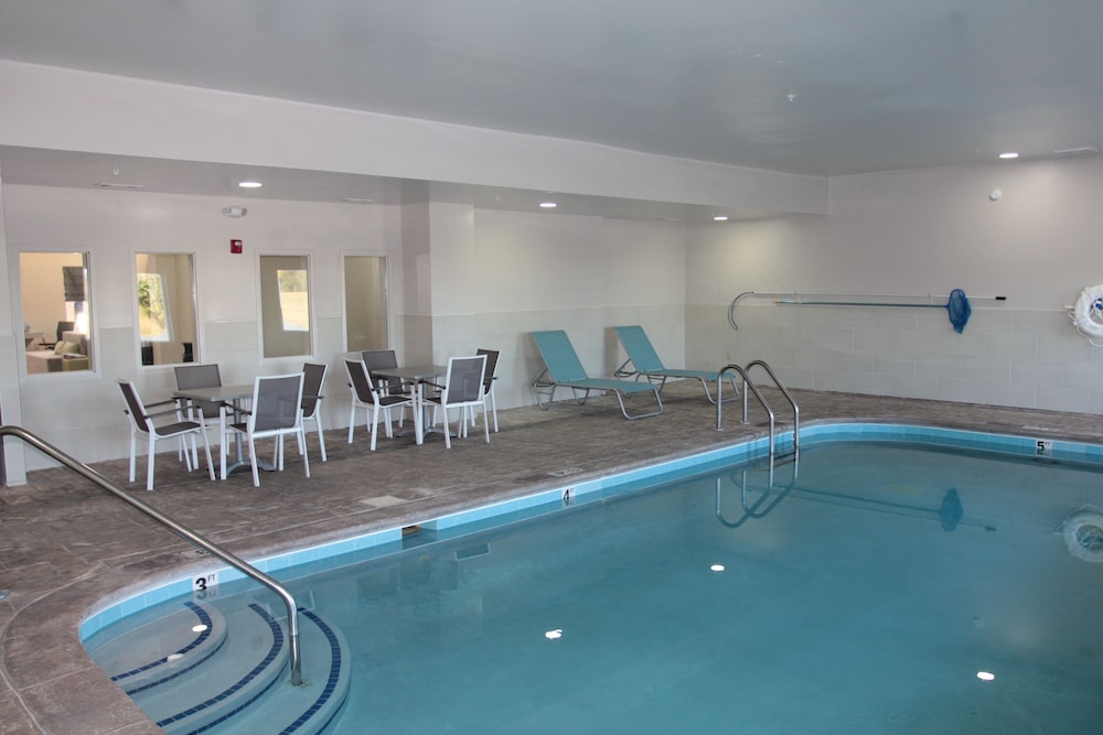 Sweetwater Vacations - Holiday Inn Express  Suites Sweetwater, an IHG Hotel - Property Image 15