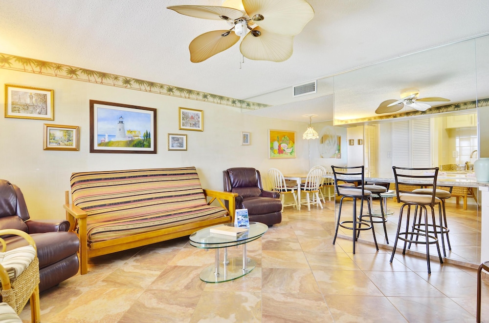 Sunset Chateau 506 - Premier