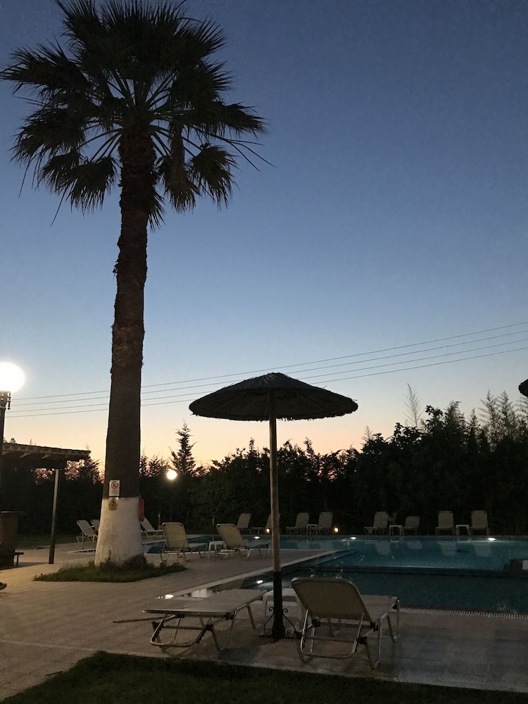 Photo 33