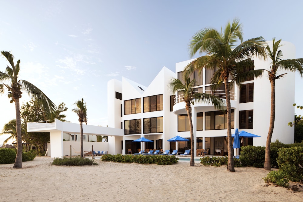 Altamer Resort