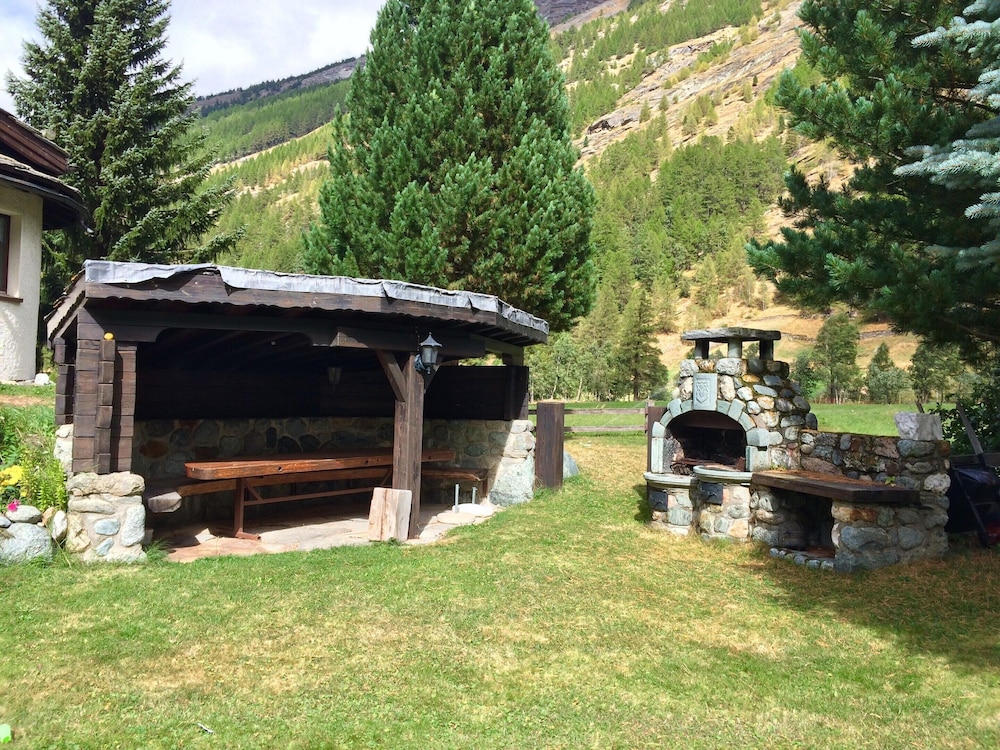 Chalet in Saas Fee Near Ski Slopes